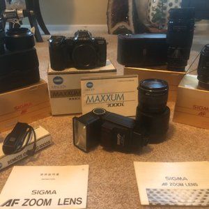 Minolta 35mm film Cameras & Lenses, plus accessories, Bundle